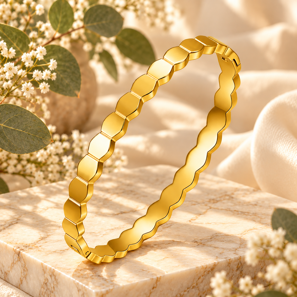 Honeycomb Bracelet | 18k Triple Gold Plated | Stainless Steel Center